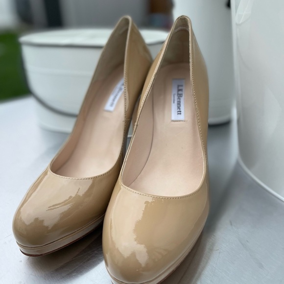 NEW ⭐️ L.K. Bennett Patent Leather with Suede Bottom Shoes 👠 - Picture 2 of 2
